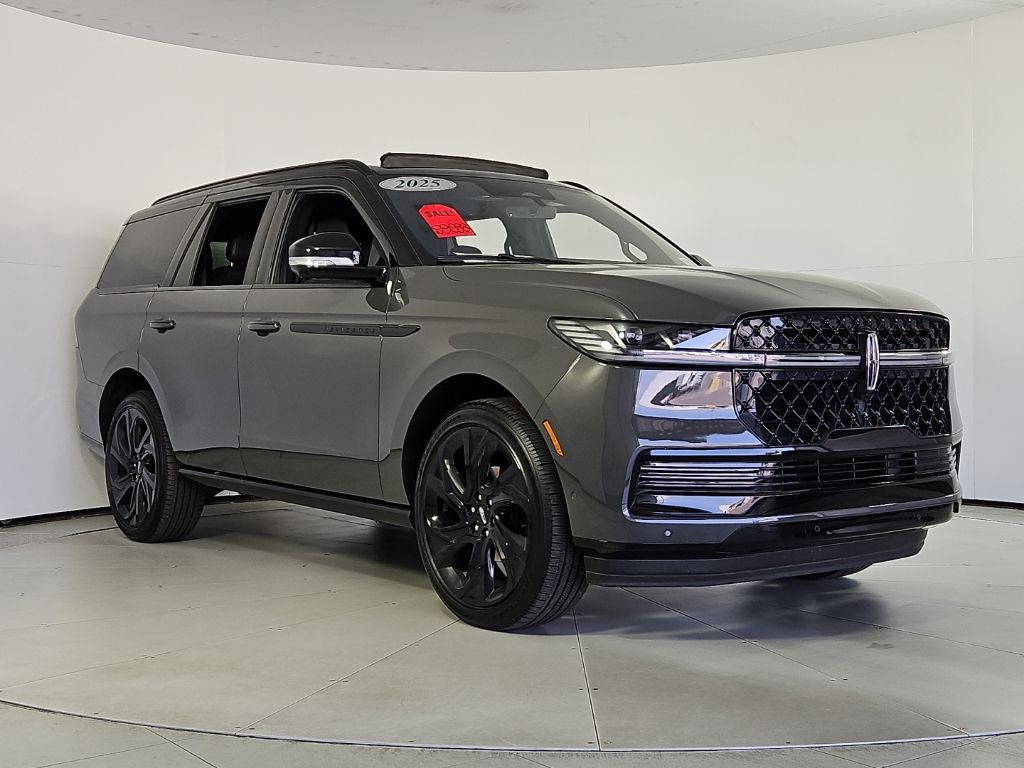 Thumbnail: 2025 Lincoln Navigator - 4