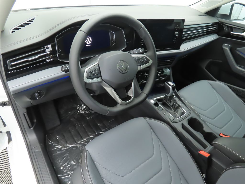 Thumbnail: 2025 Volkswagen Jetta - 9