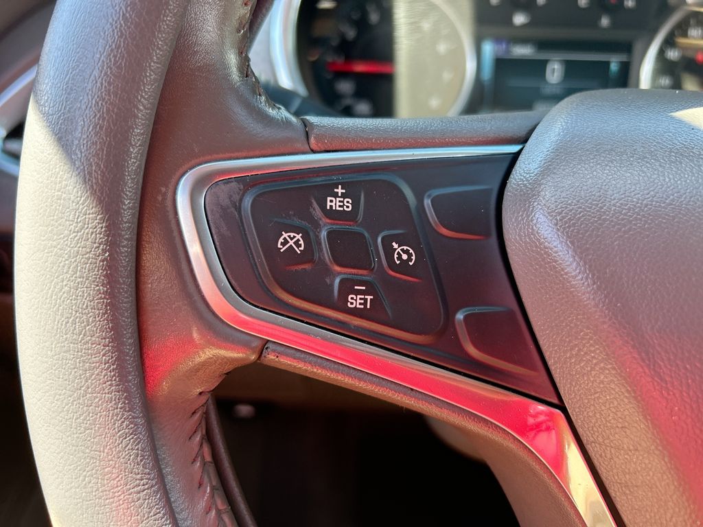Thumbnail: 2018 Chevrolet Malibu - 17
