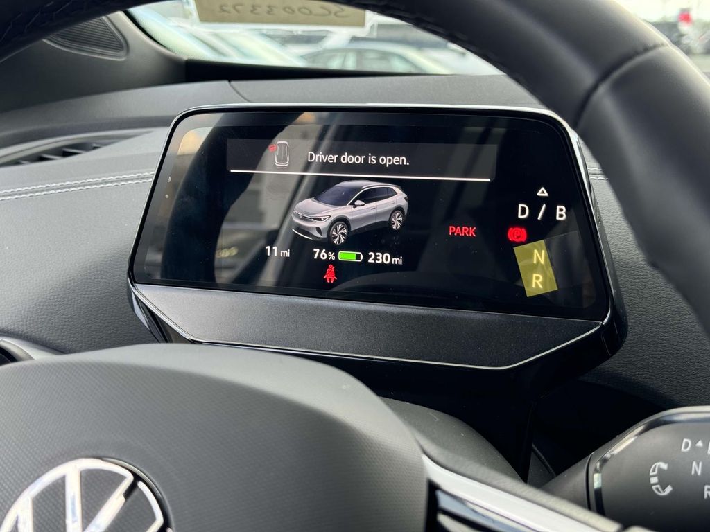 2025 Volkswagen ID.4 Pro photo