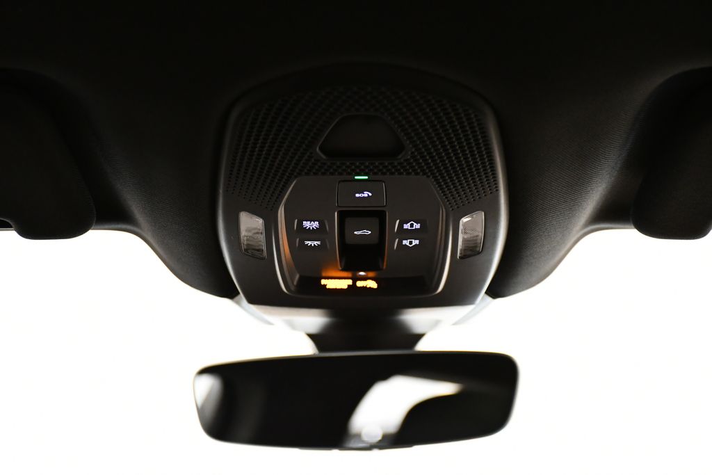 Thumbnail: 2026 Porsche Panamera - 18