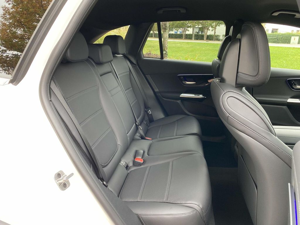 Thumbnail: 2025 Mercedes-Benz GLC - 15