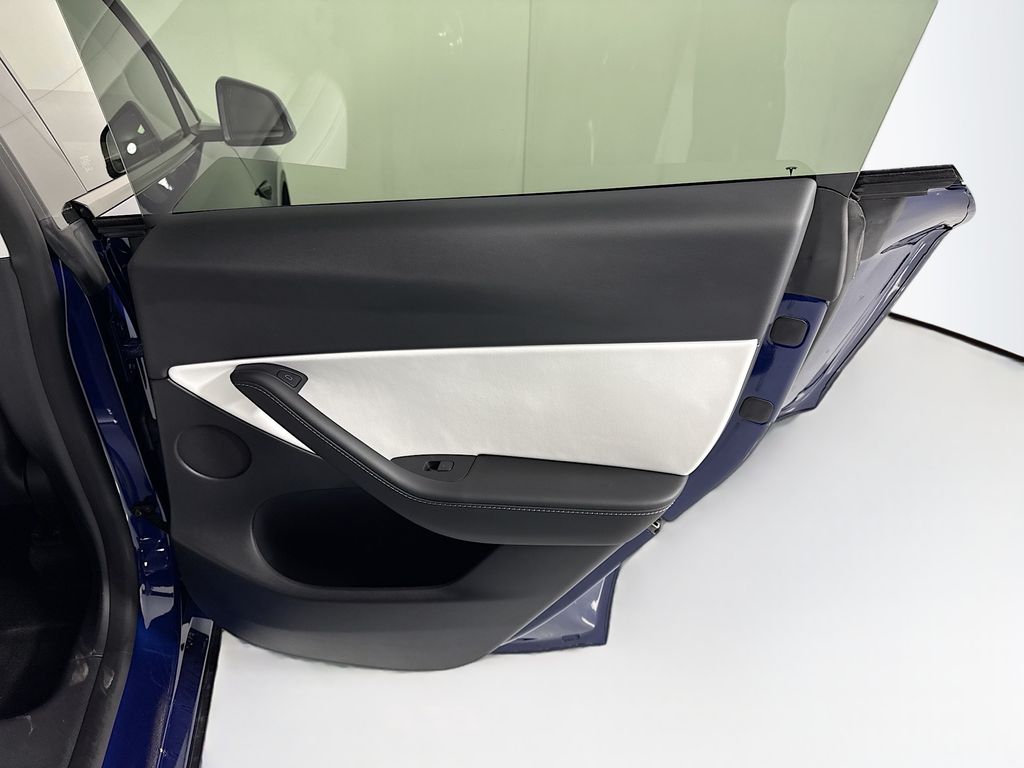 Thumbnail: 2022 Tesla Model Y - 28