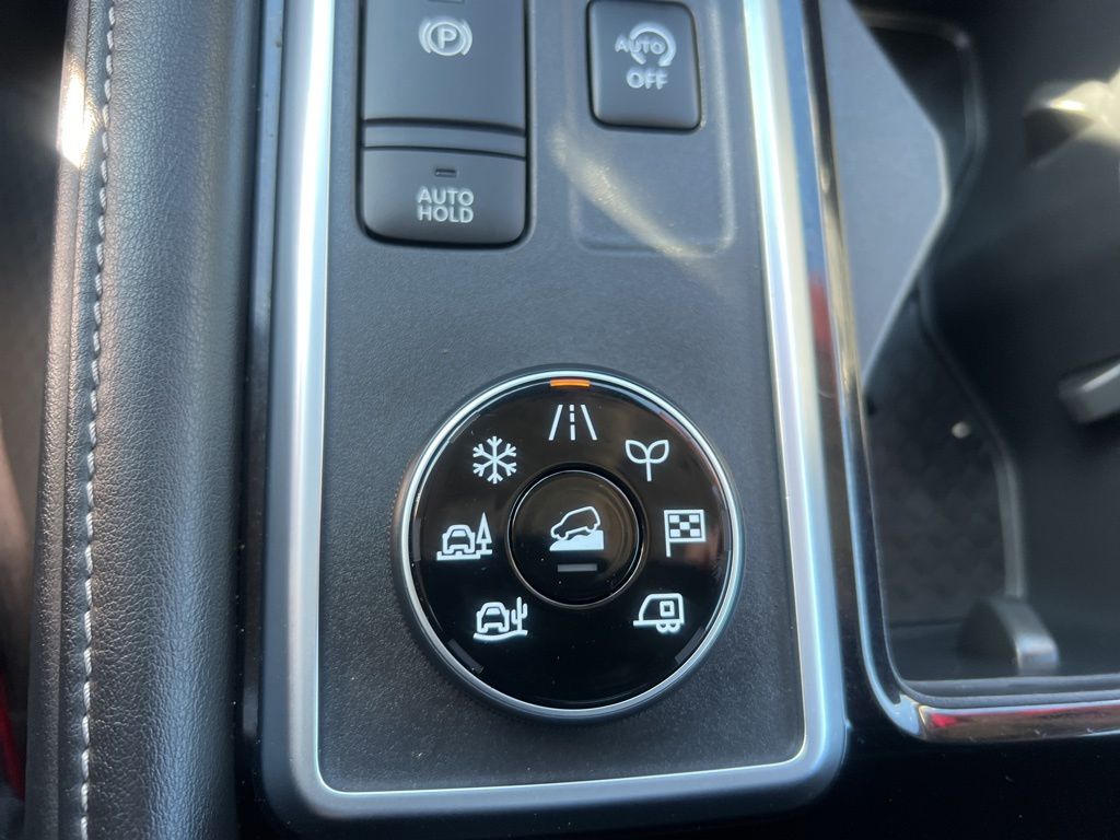 2022 Nissan Pathfinder SV photo
