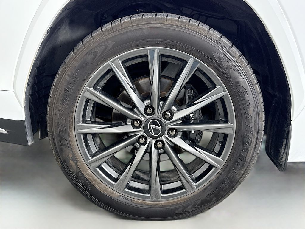 2024 Lexus LX 600 32