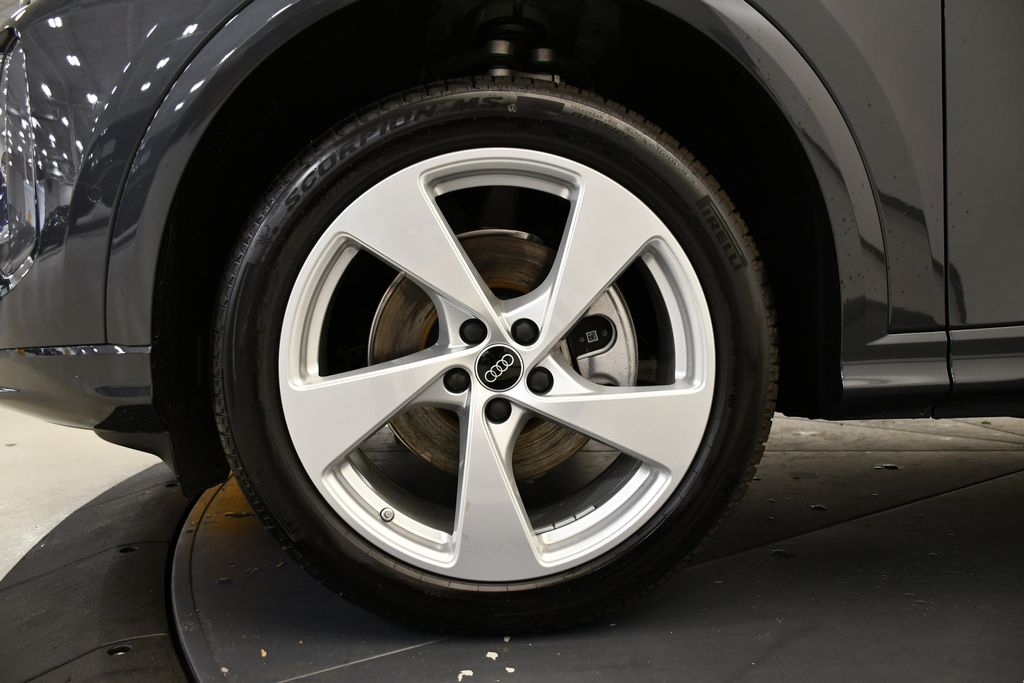 Thumbnail: 2025 Audi Q5 - 13