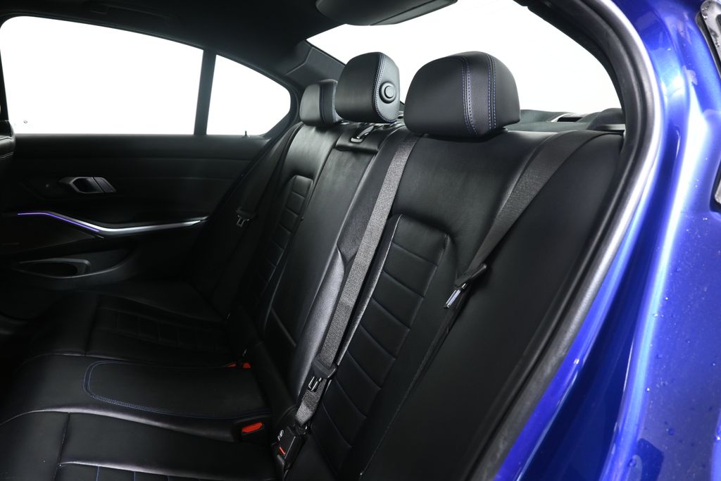 Thumbnail: 2022 BMW 3 Series - 4