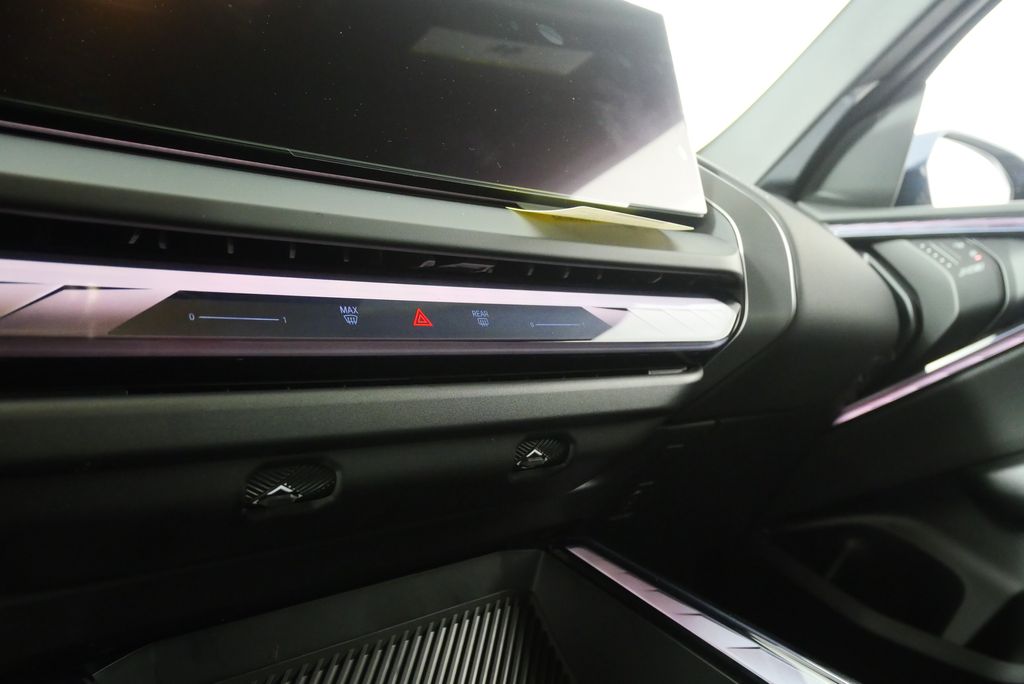 Thumbnail: 2025 BMW X3 - 19