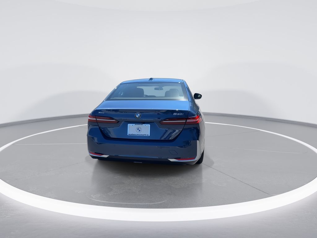 Thumbnail: 2025 BMW 5 Series - 7