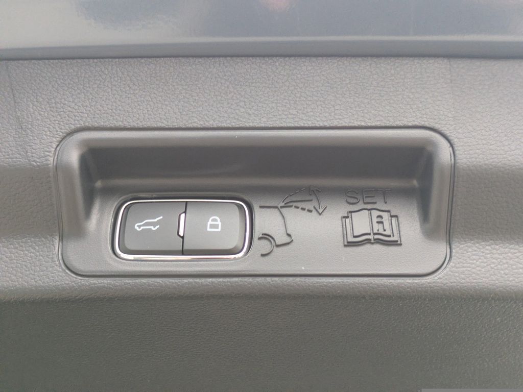 2026 Ford Explorer Active (200A)