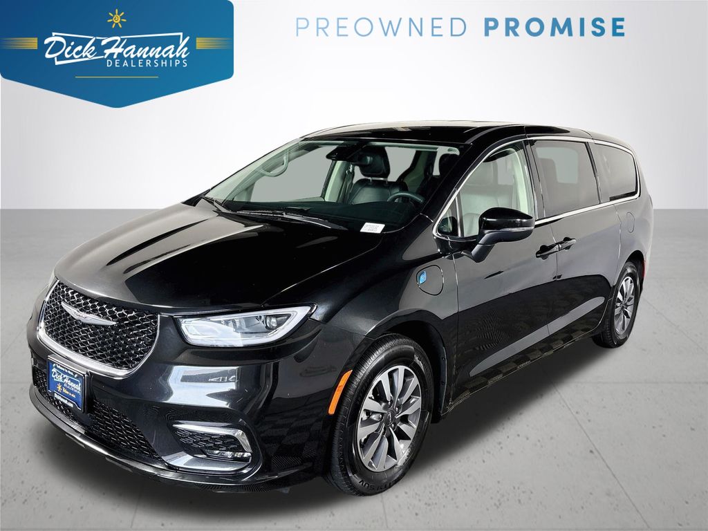 2023 Chrysler Pacifica Hybrid Touring L