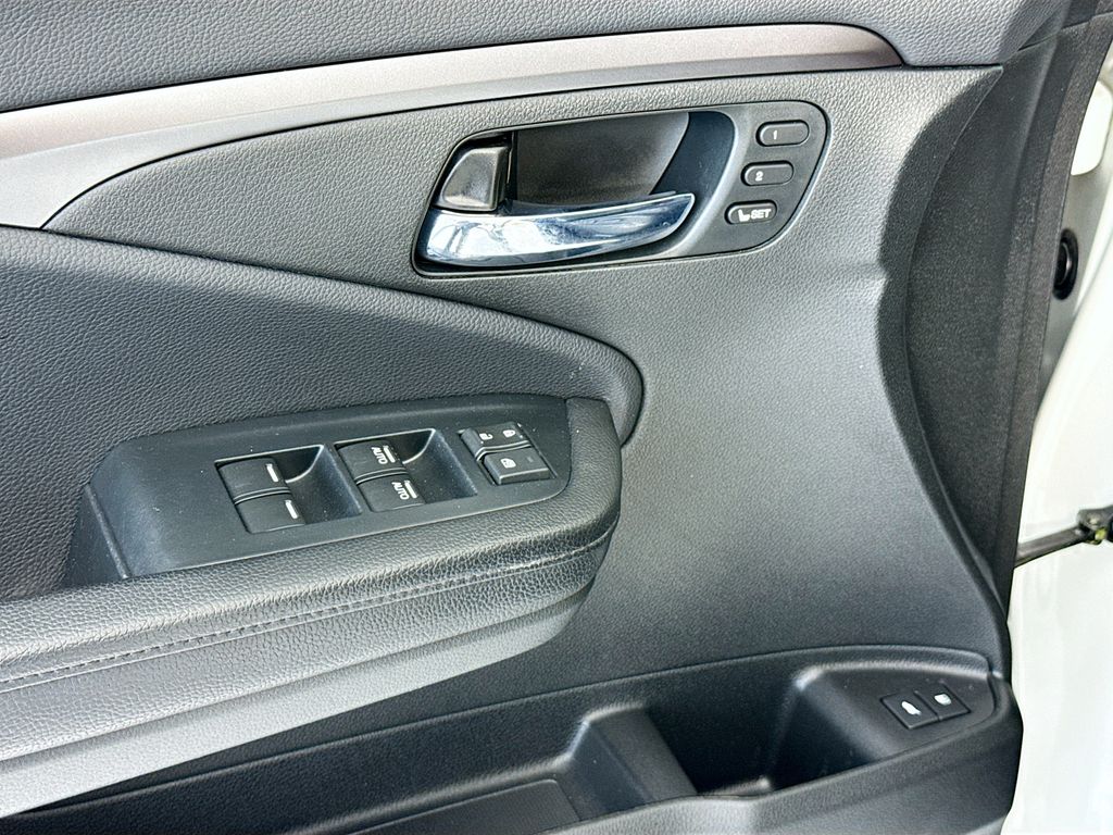 Thumbnail: 2022 Honda Pilot - 24