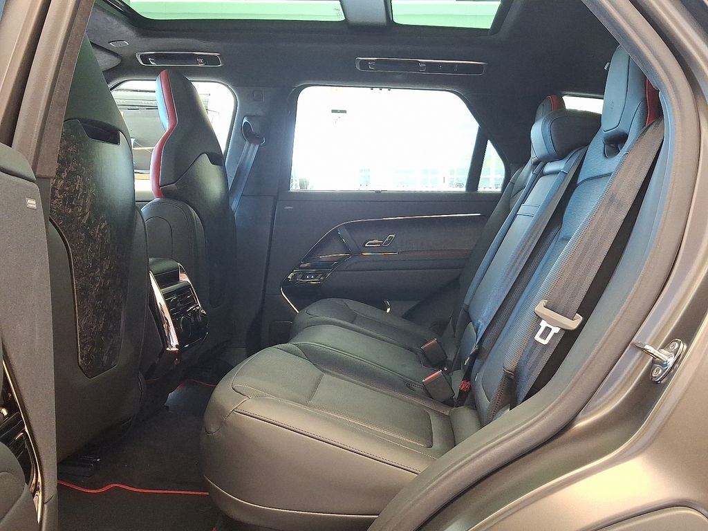 Thumbnail: 2025 Land Rover Range Rover Sport - 5