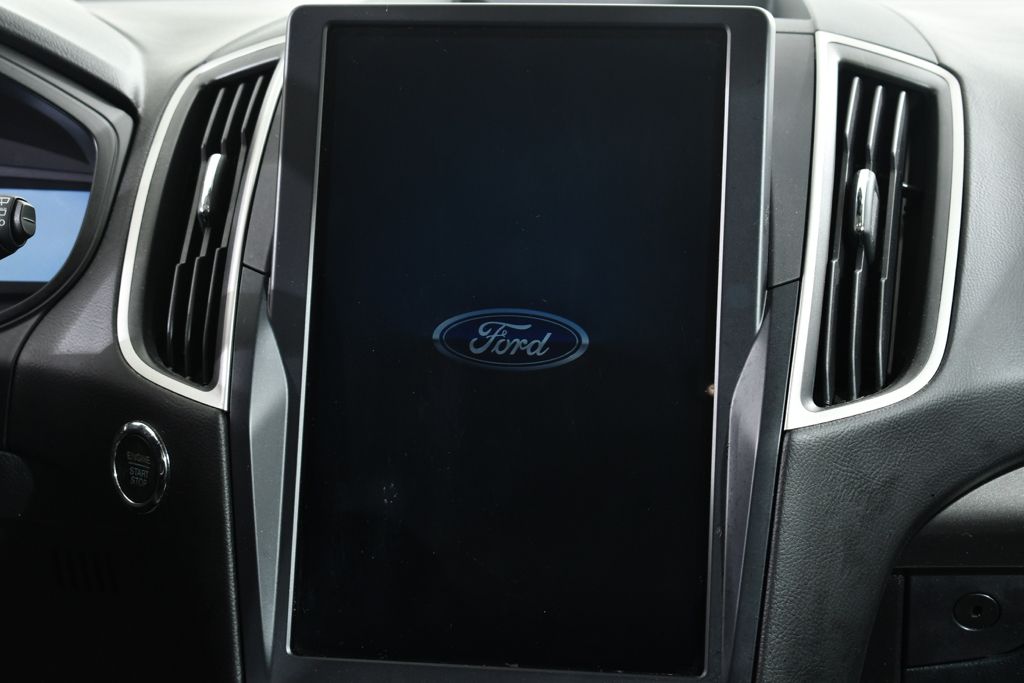 Used 2023 Gray Ford SEL image 9
