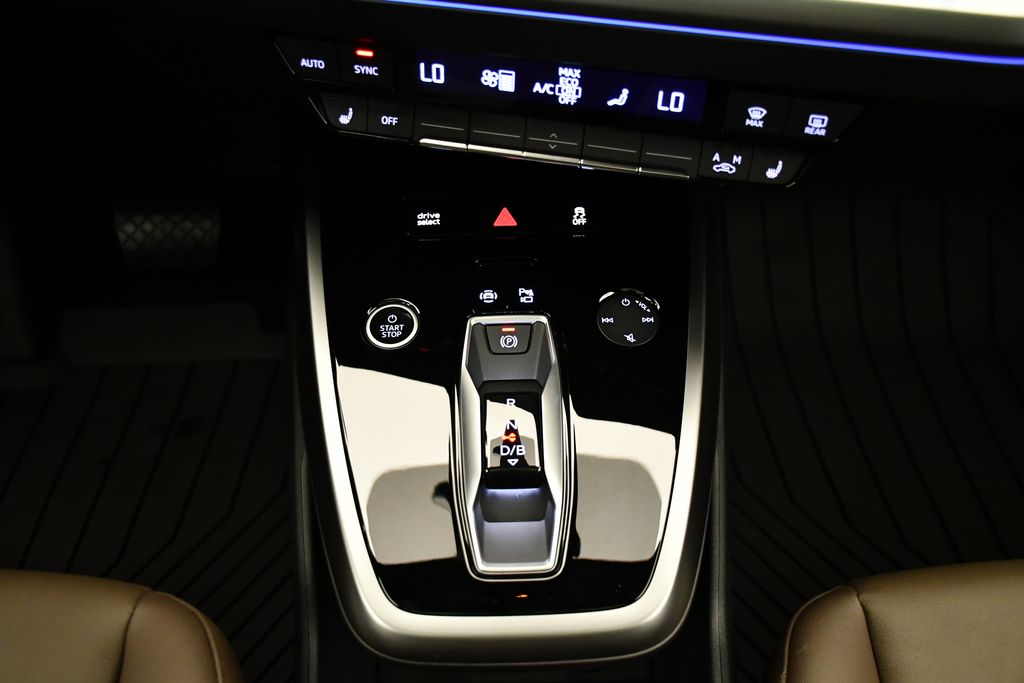 Thumbnail: 2026 Audi Q4 e-tron - 30
