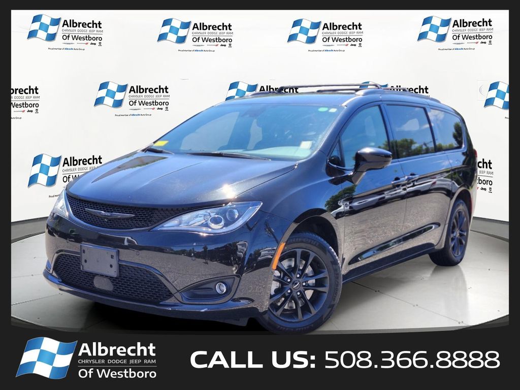 Brilliant Black Crystal Pearlcoat 2020 Chrysler Pacifica Minivan All-Wheel Drive 9-Speed Automatic
