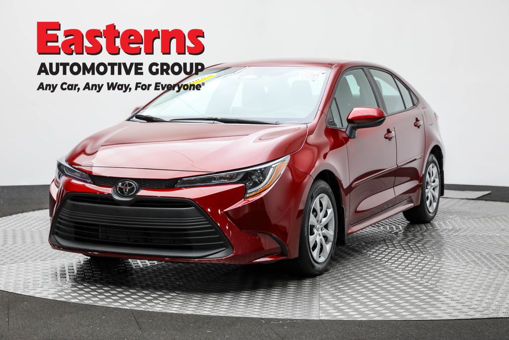 2023 Toyota Corolla LE's photo
