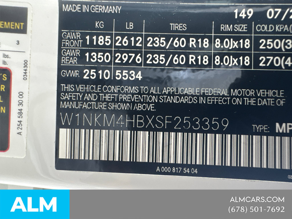 Used 2025 White Mercedes-Benz GLC 300 image 36