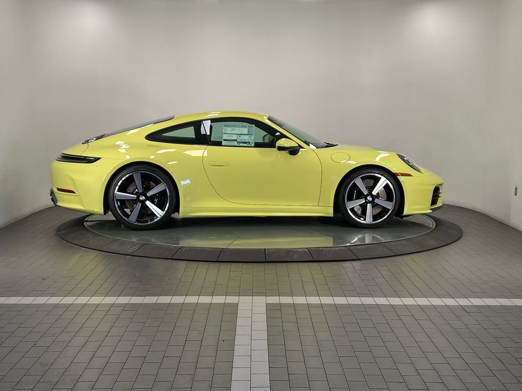 Thumbnail: 2026 Porsche 911 - 8