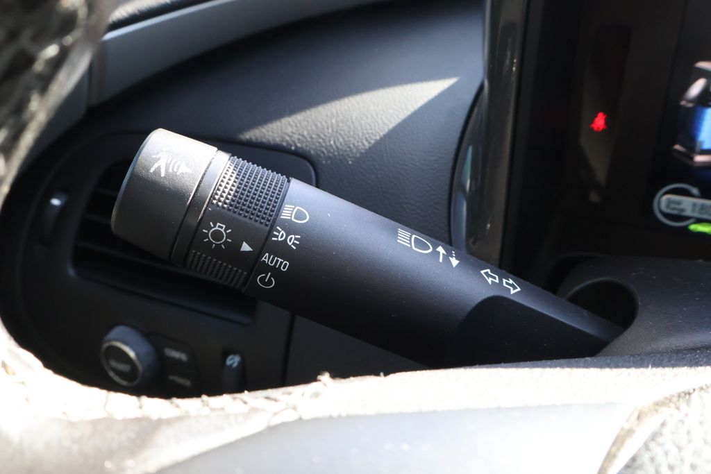 Thumbnail: 2012 Chevrolet Volt - 16