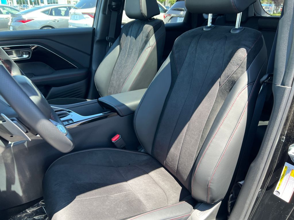 Thumbnail: 2025 Acura ADX - 15