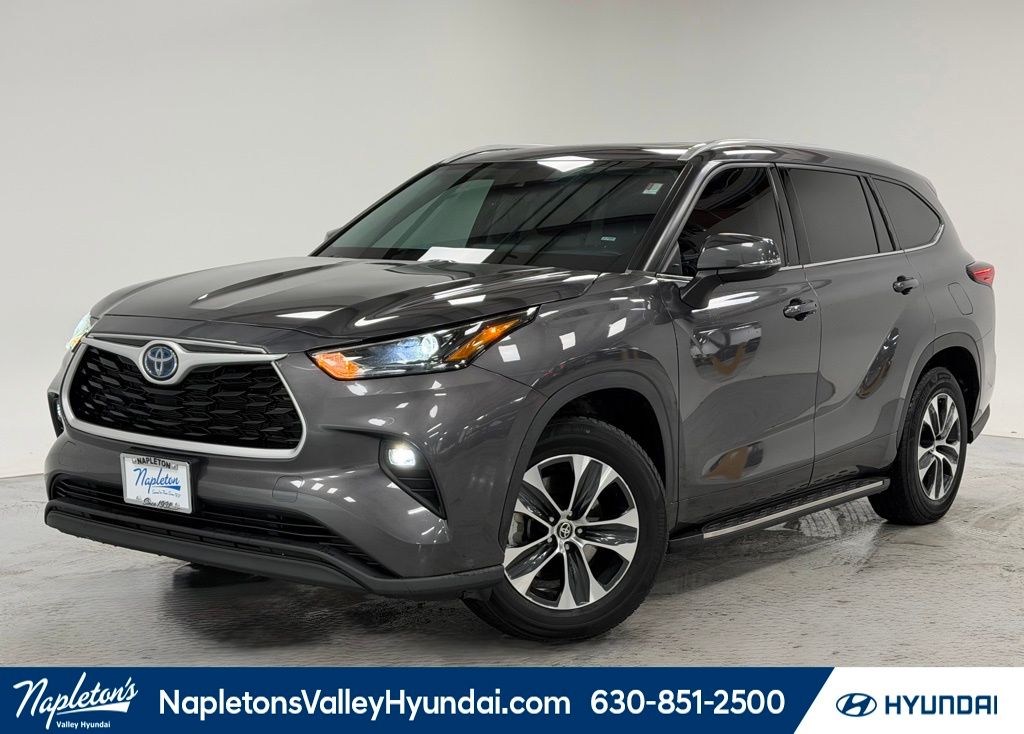 2022 Toyota Highlander Hybrid XLE FWD