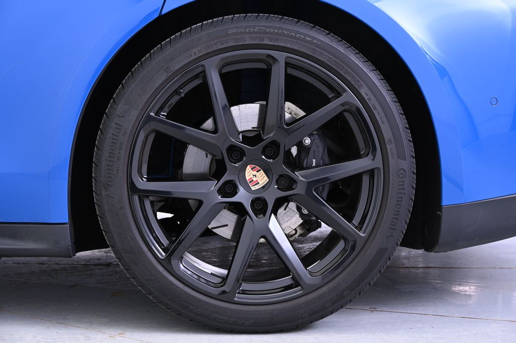 Thumbnail: 2024 Porsche Panamera - 16
