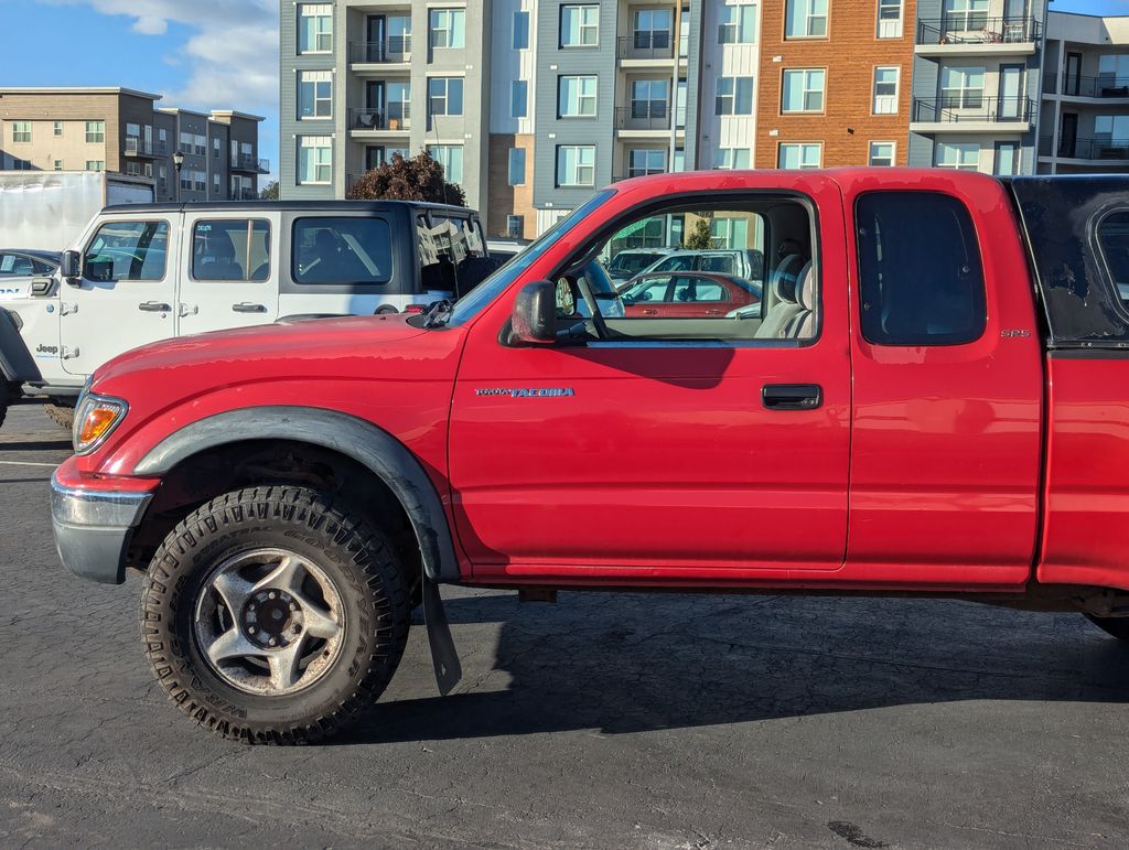 2004 Toyota Tacoma PreRunner 2