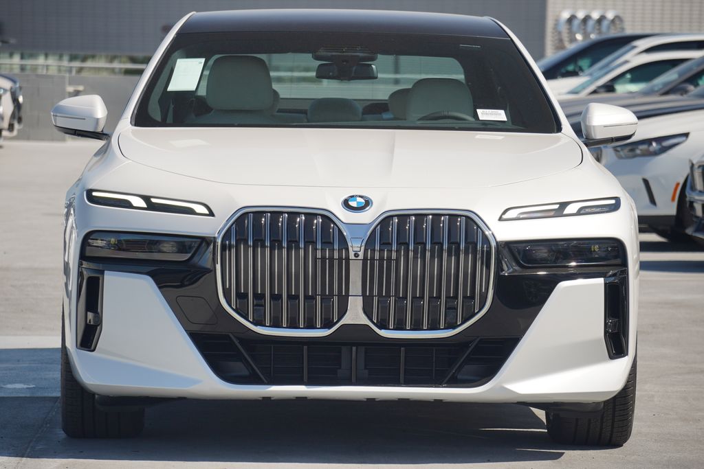 Thumbnail: 2025 BMW 7 Series - 2
