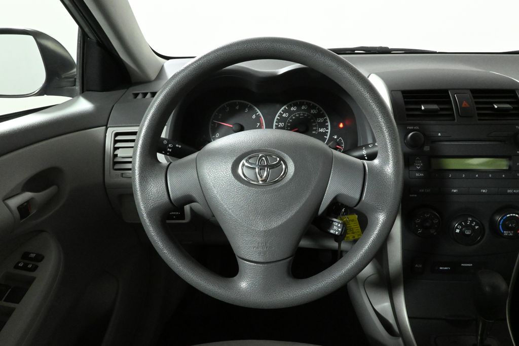 2009 Toyota Corolla LE 17