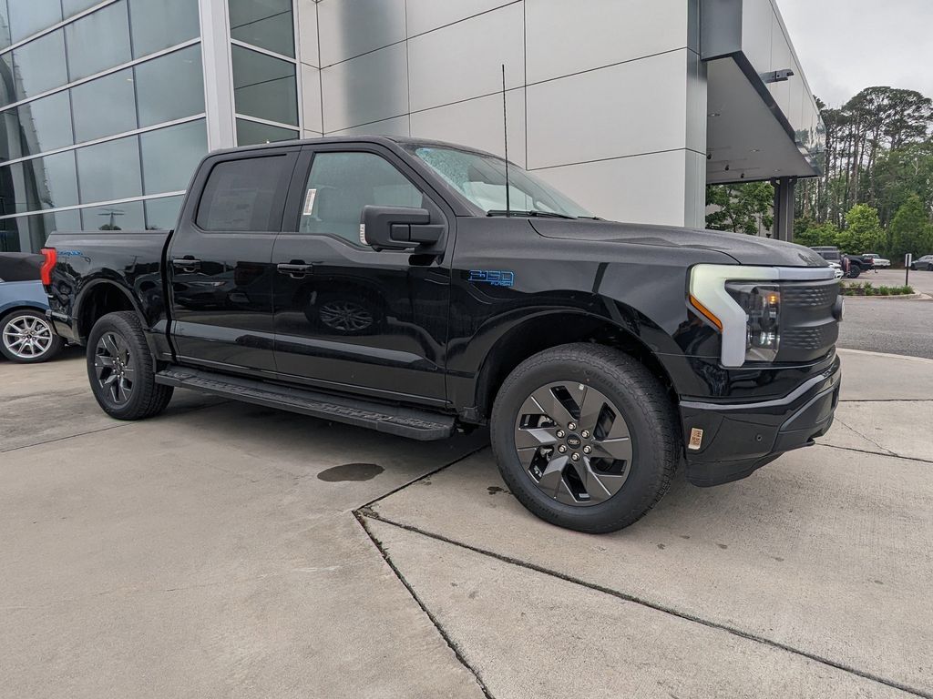 2025 Ford F-150 Lightning Flash