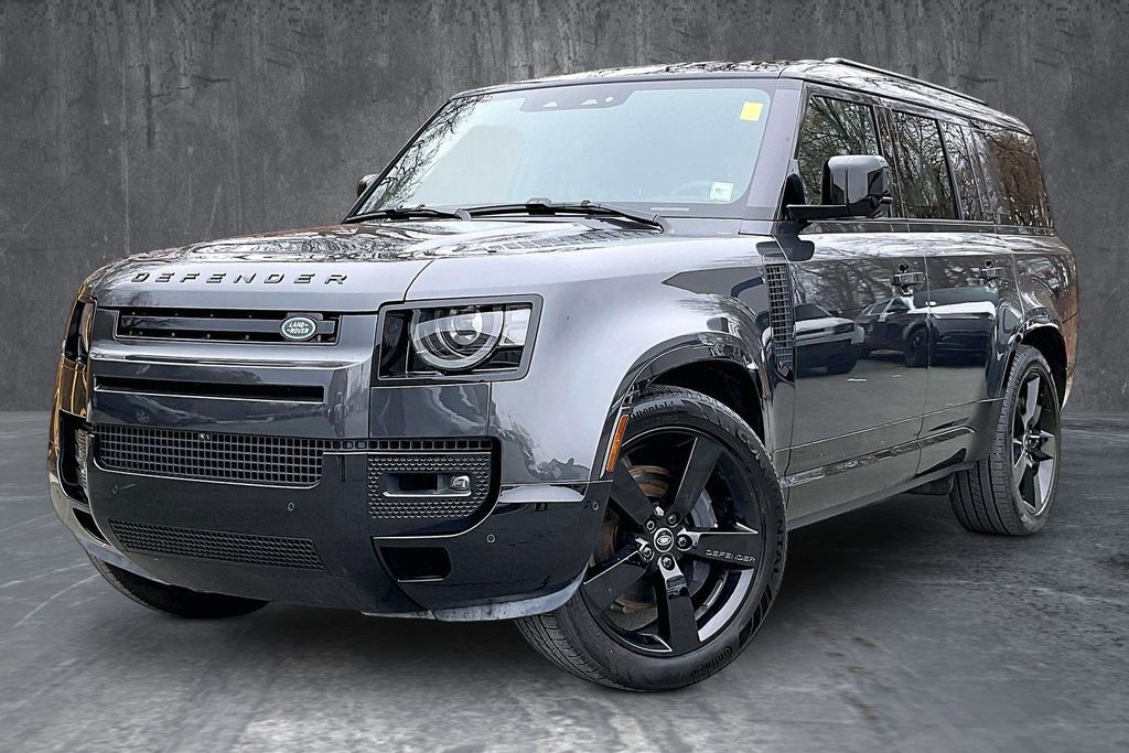 2025 Land Rover Defender 130 P400 X-Dynamic SE AWD