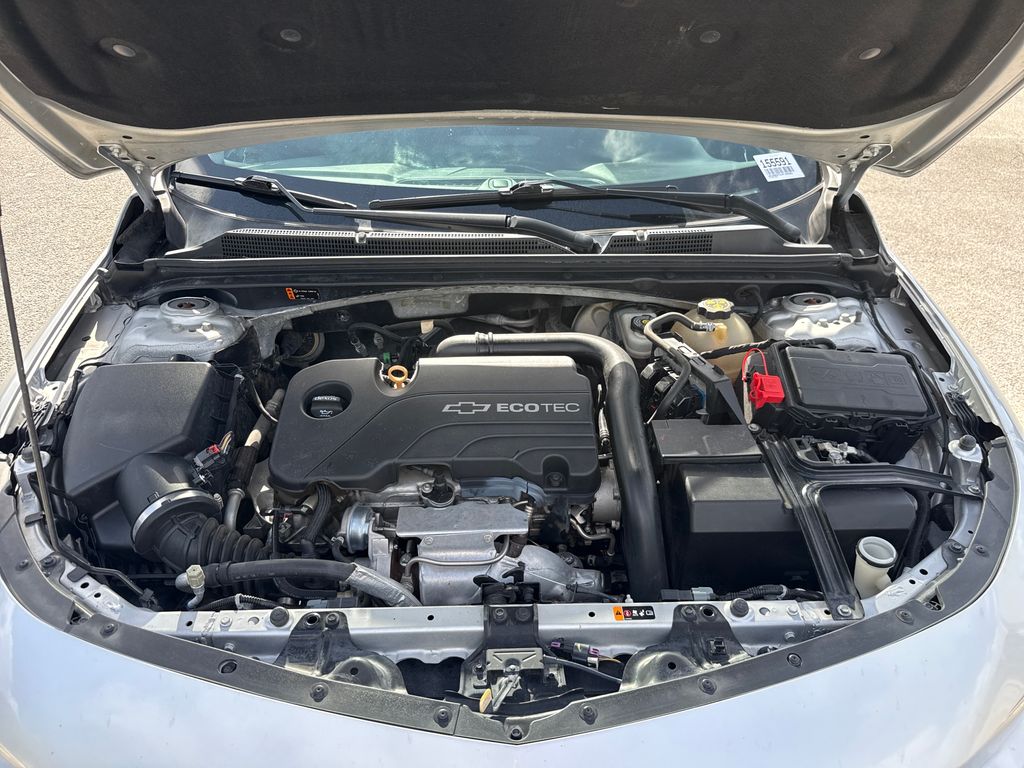 Used 2018 Silver Chevrolet LT image 28