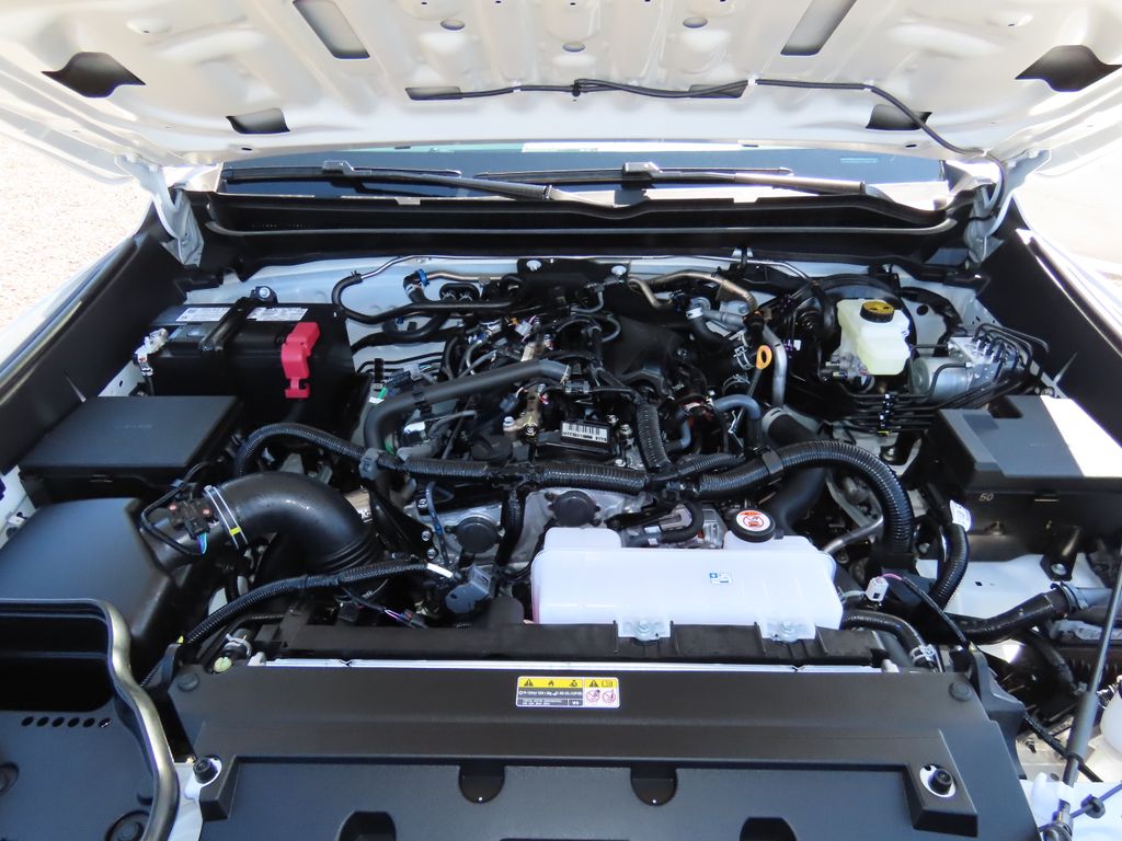 2025 Toyota Tacoma SR 27