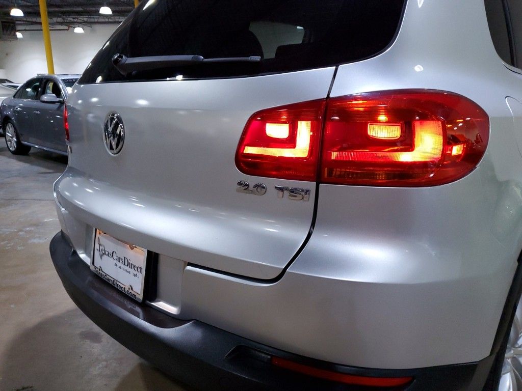 2012 Volkswagen Tiguan SE 38