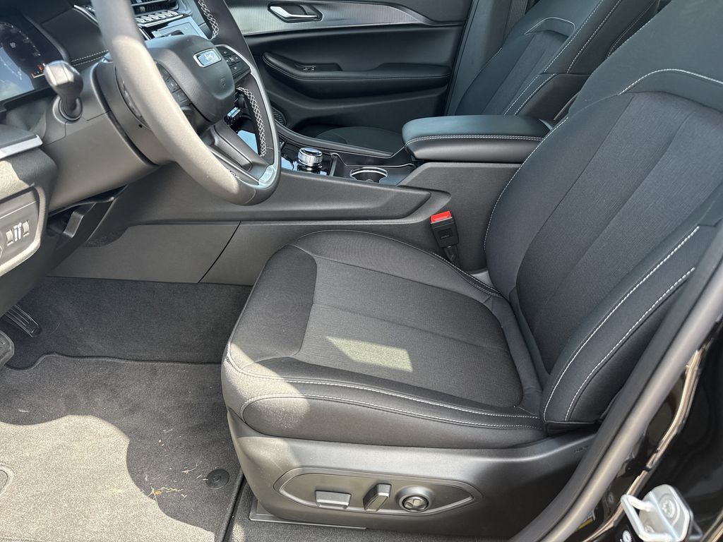 2026 Jeep Grand Cherokee Laredo - 11