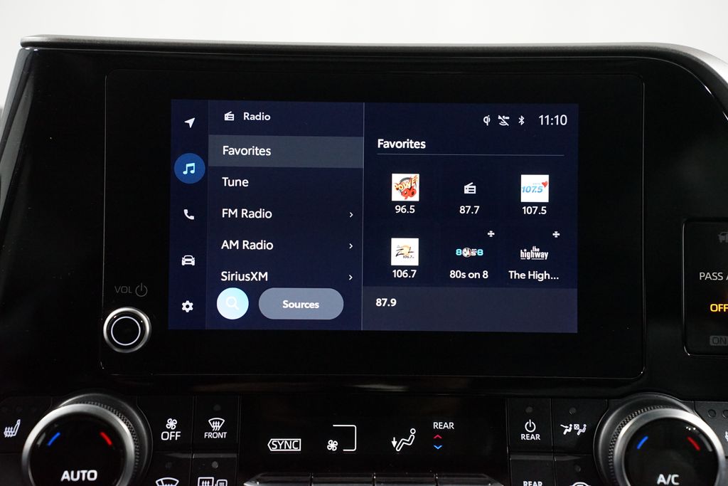 Thumbnail: 2023 Toyota Highlander - 19