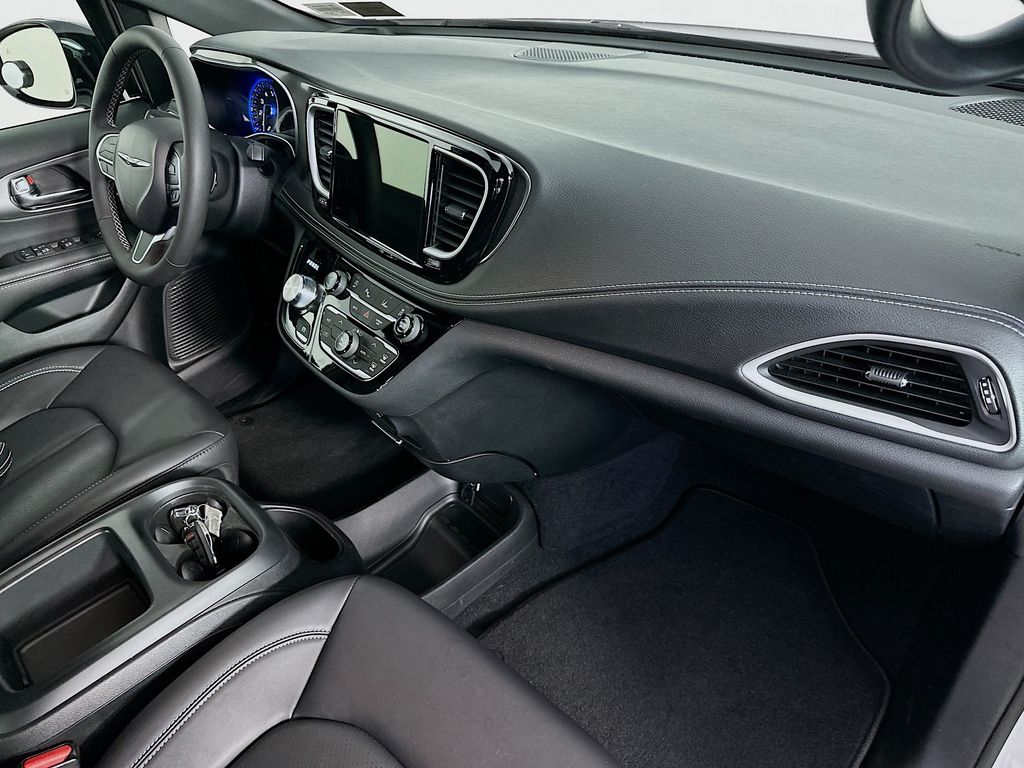 ChryslerPacifica30