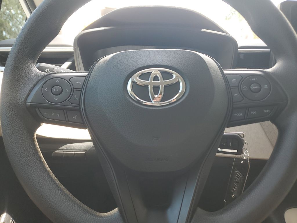 2023 Toyota Corolla LE photo 17