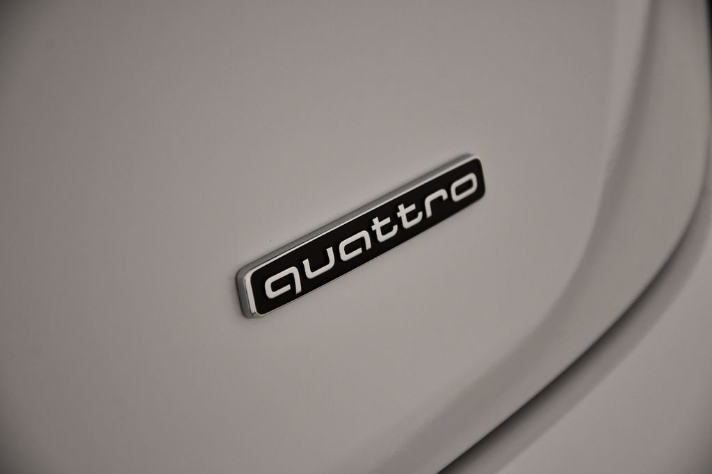 Thumbnail: 2025 Audi Q5 - 10