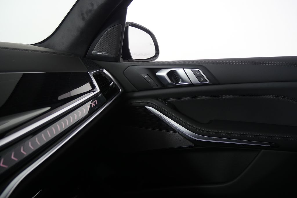 Thumbnail: 2026 BMW X7 - 27