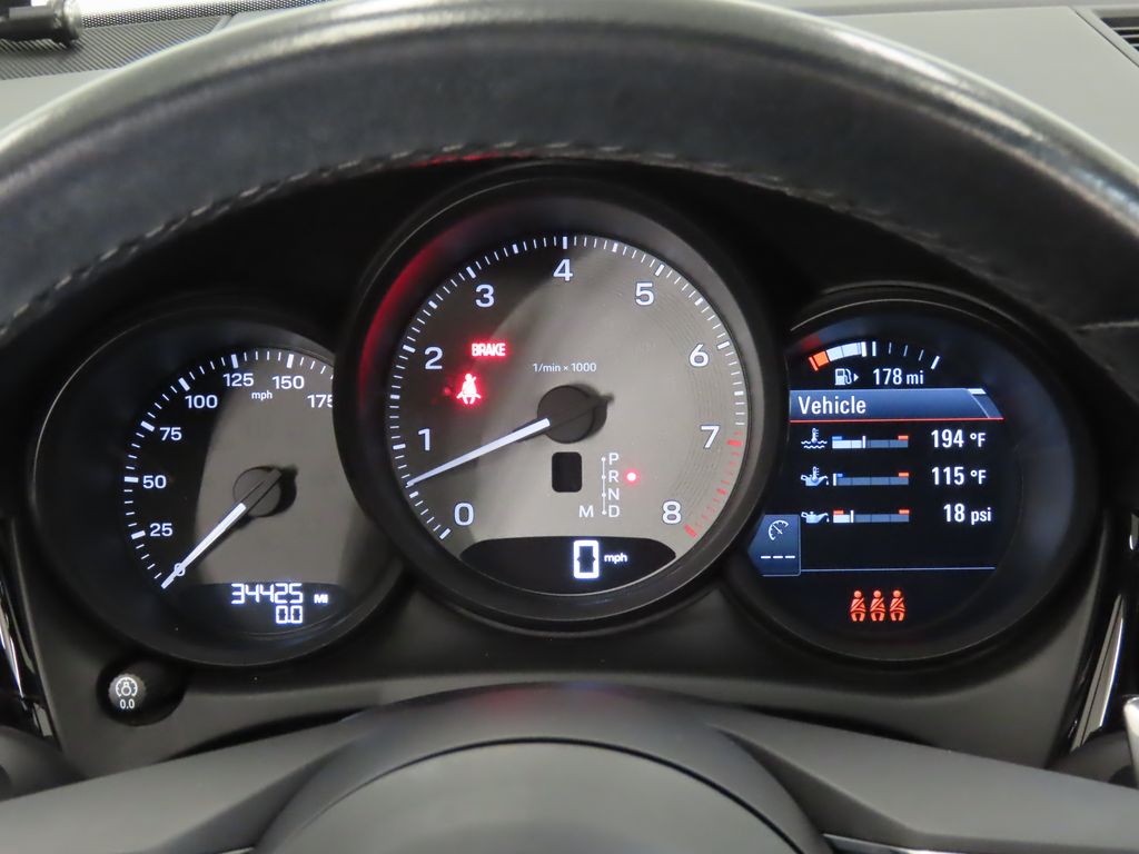 Thumbnail: 2023 Porsche Macan - 16