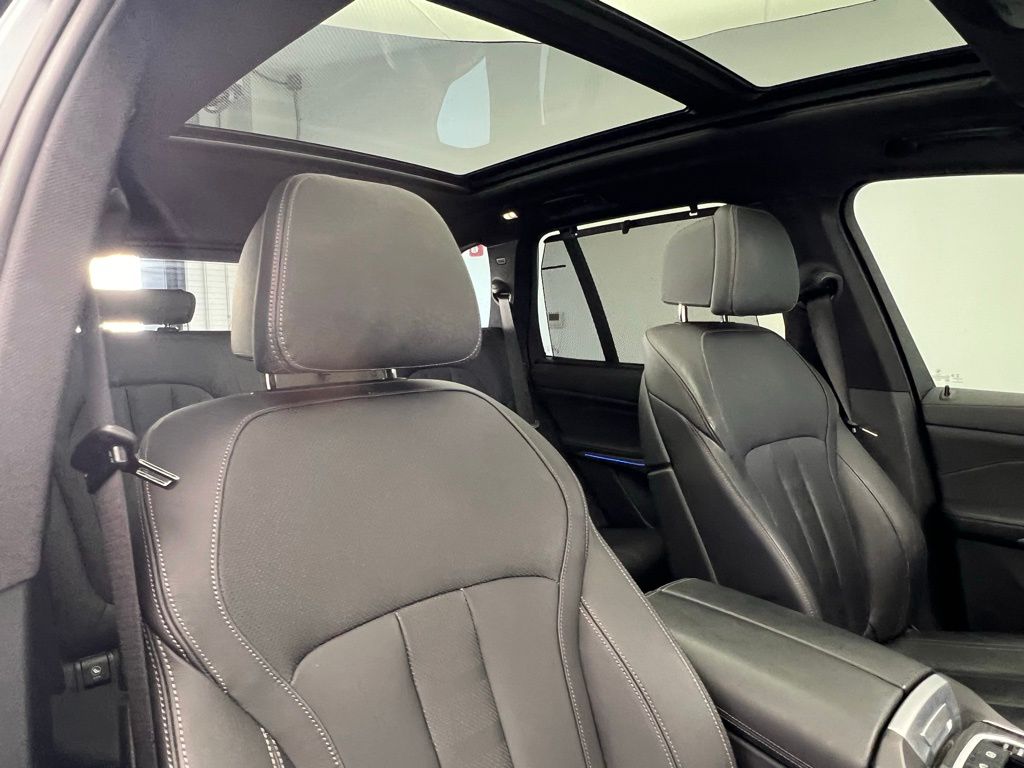 Thumbnail: 2021 BMW X5 - 7