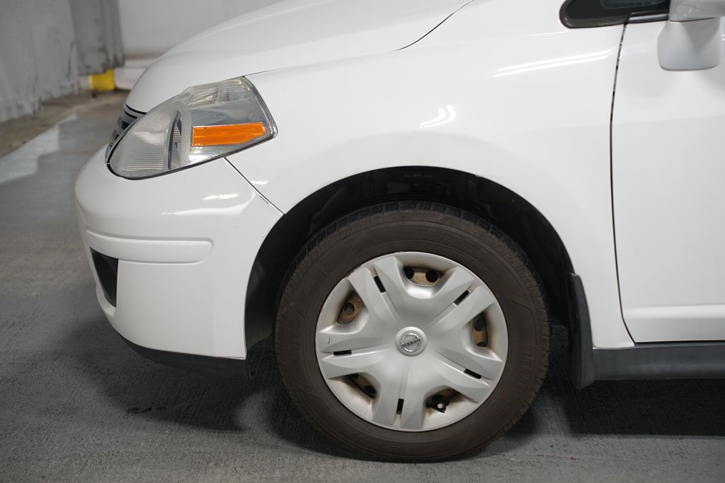 Thumbnail: 2012 Nissan Versa - 5