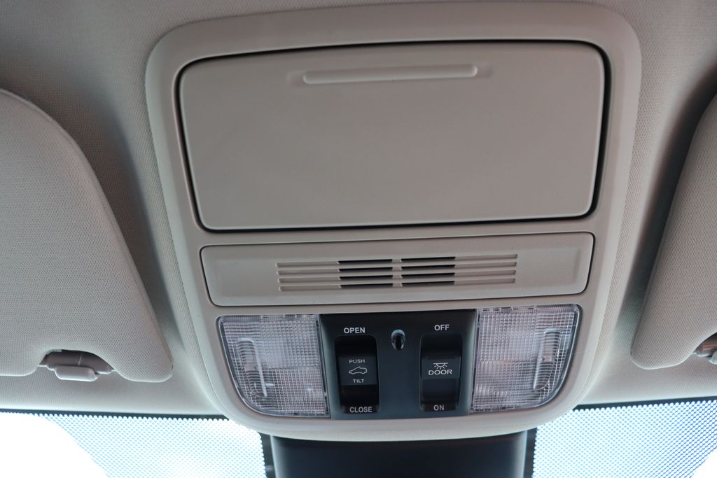 Thumbnail: 2026 Honda Odyssey - 28