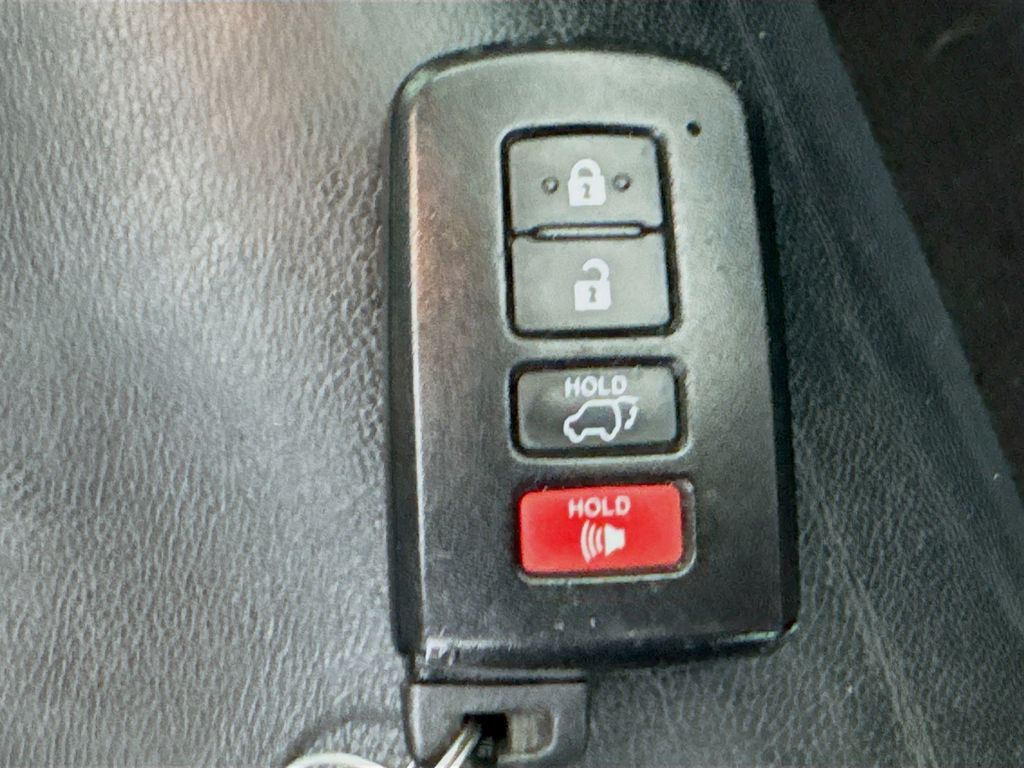 Used Car 2018 Toyota Highlander  For Sale Under $20,000 In Austin, Texas