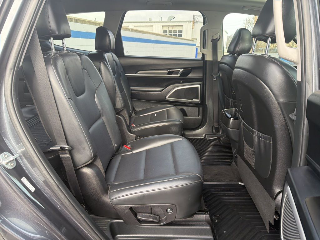 Thumbnail: 2020 Kia Telluride - 24