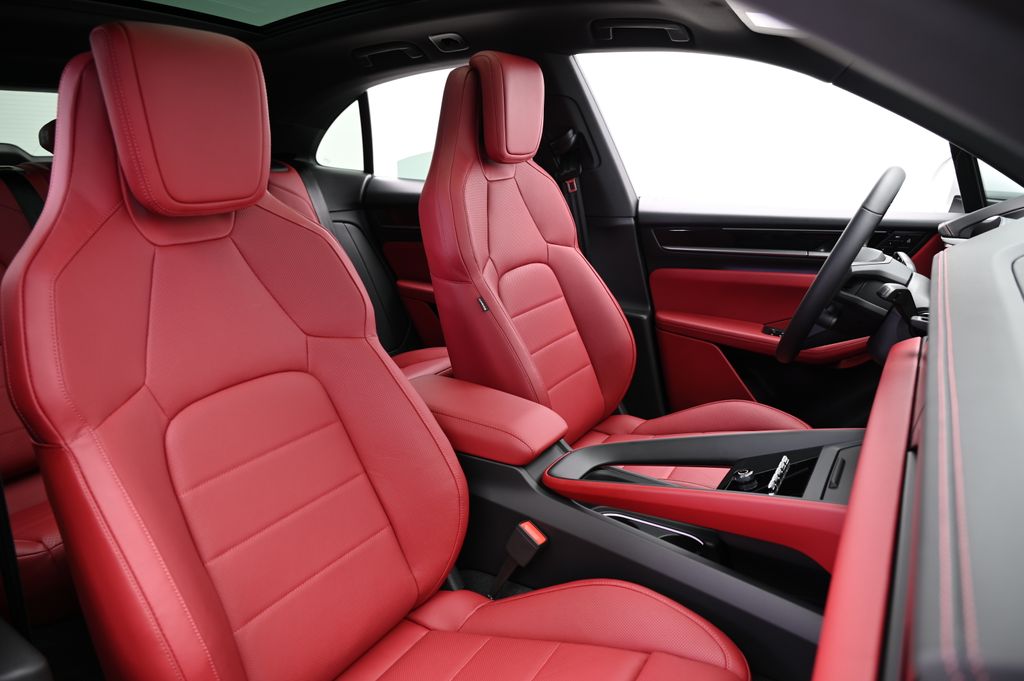 Thumbnail: 2025 Porsche Macan - 26