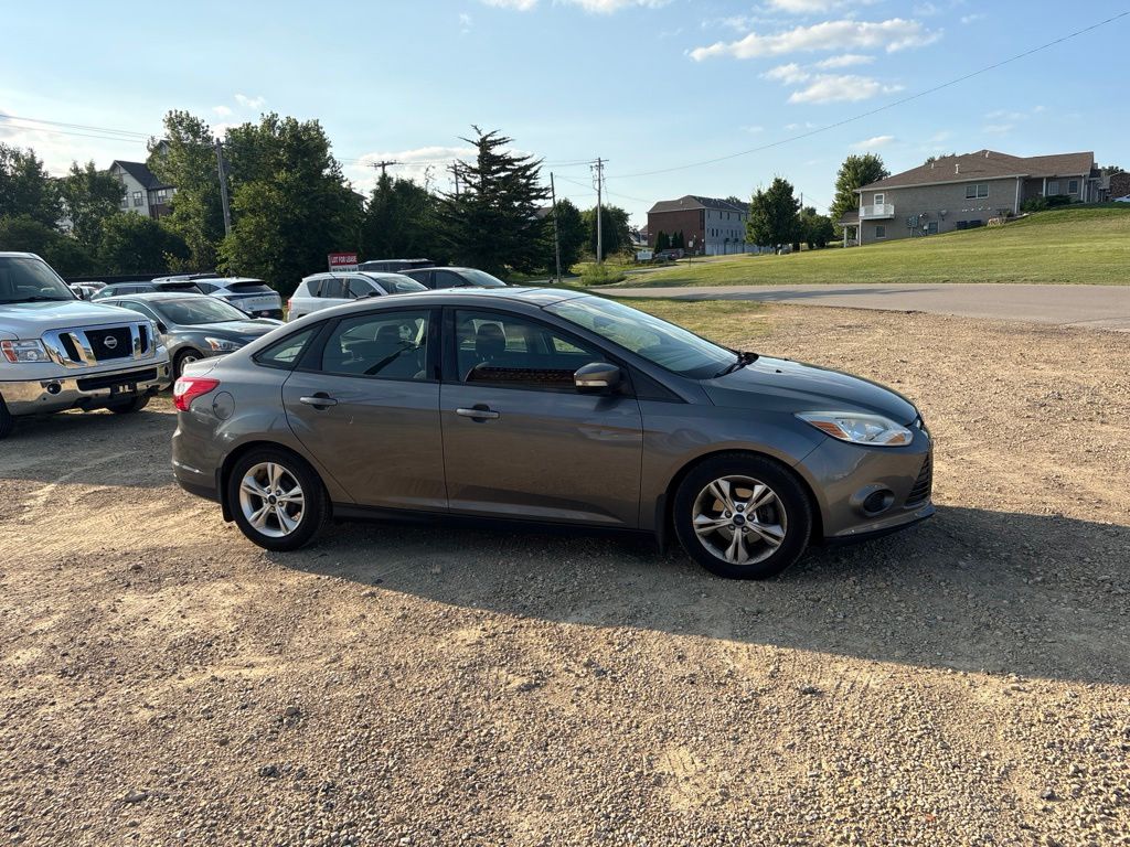 Sterling Gray Metallic 2014 Ford Focus Sedan Front-Wheel Drive 6-Speed Automatic