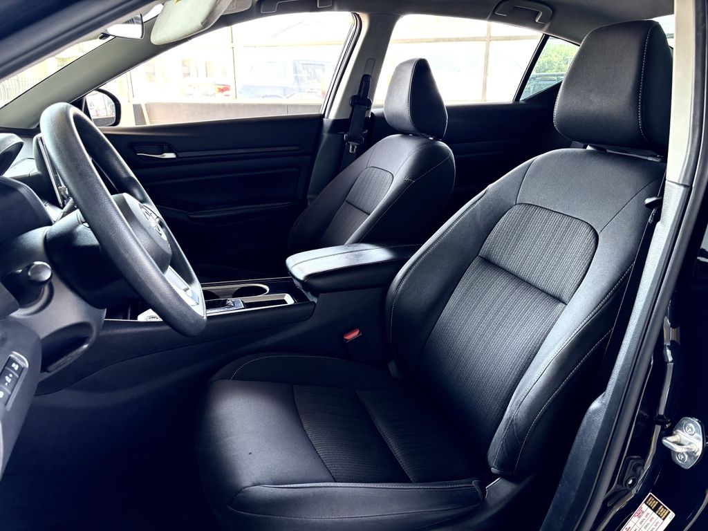 Used 2024 Nissan Altima Sedan